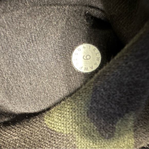 Camo Lululemon Scuba - Picture 8 of 8